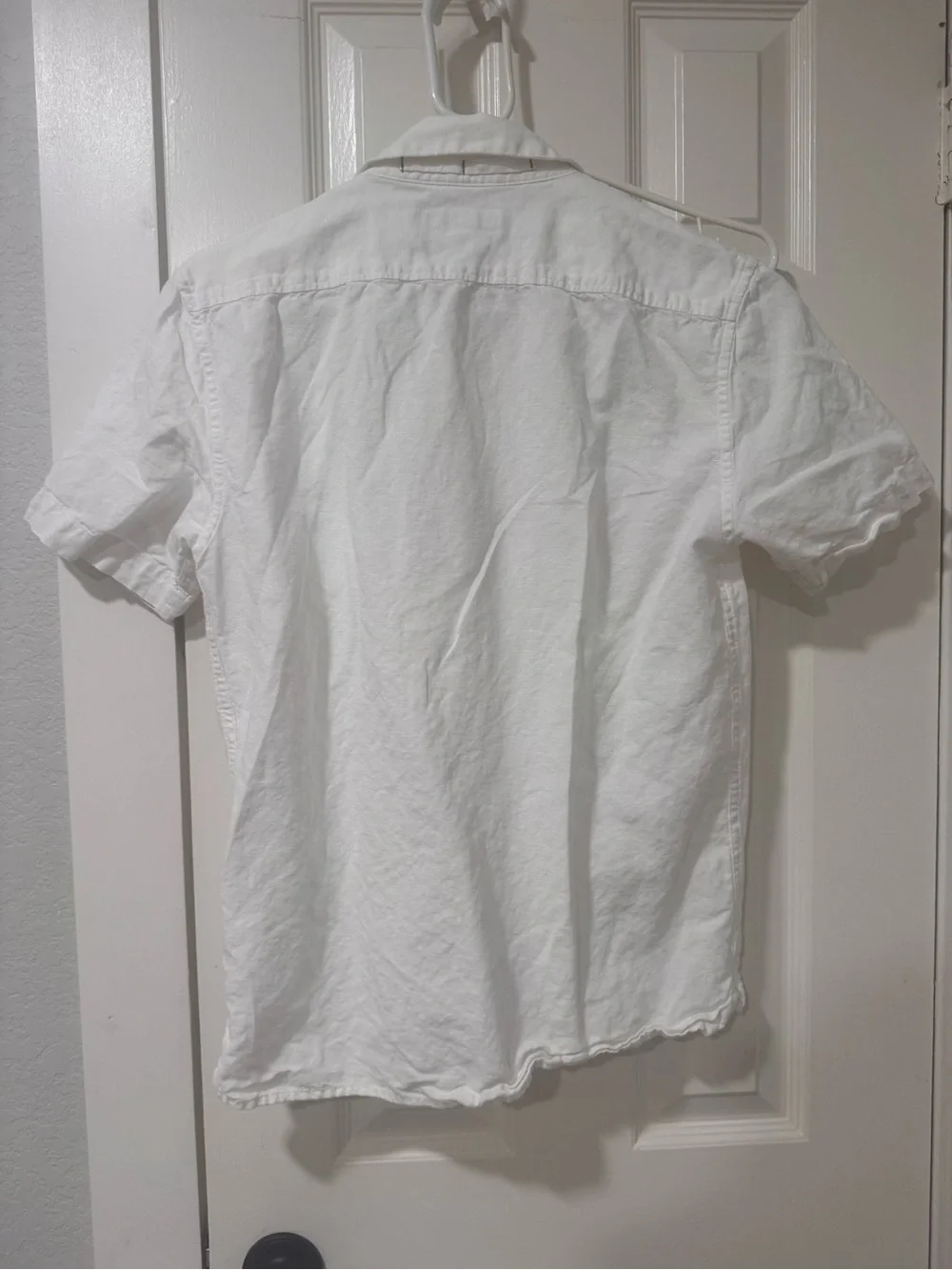 STANDARD-FIT LINEN-BLEND RESORT SHIRT
